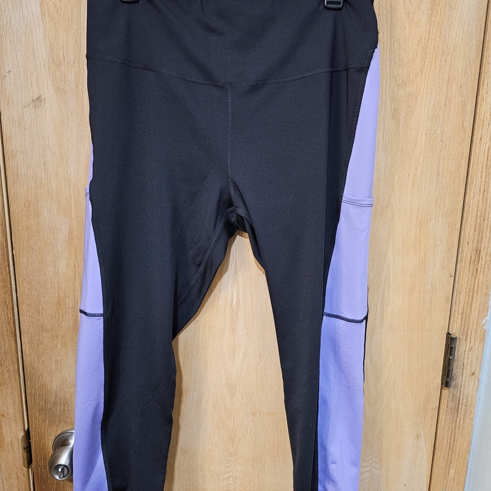 Ruby Ribbon Leggings in Black and Purple